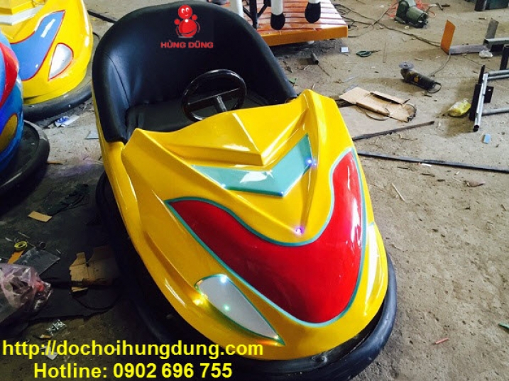 Xe điện đụng 03